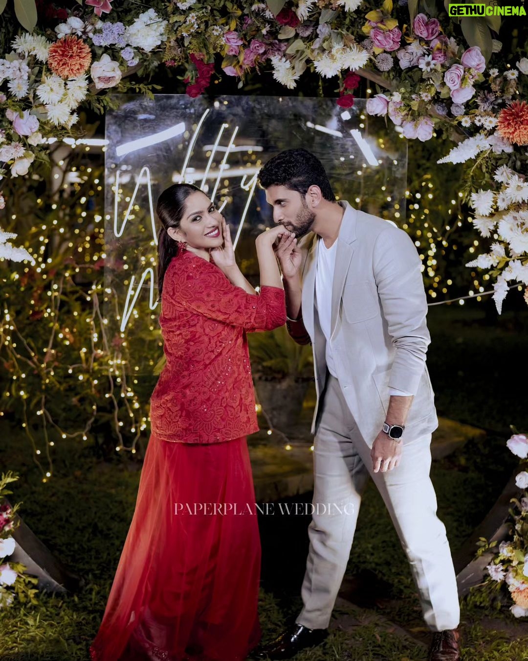 Swasika Instagram - The First Official Proposal 🥰🥰🥰 Mua : @abilashchickumakeupartist Swasikas Costume: @thantrek.design.couture Prem's Costume: @men_in_q_wedding Styling: @amal_gop Photography: @paper_plane_wedding Events : @pakyoweddings #ps4ever #psforever #swasikaprem #prem #wedding #love #marriage #loveisintheair #shoot #actors Cherai Beach, Kochi