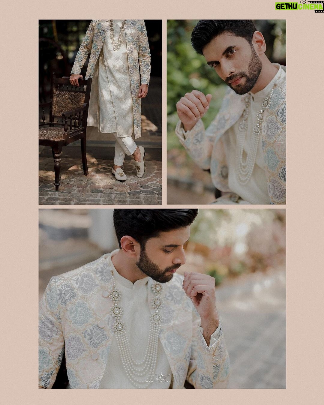 Swasika Instagram - PREM&SWASIKA Decided to do life together ❤️ Photography: @weddingbellsphotography Mua for Swasika : @abilashchickumakeupartist Mua for Prem : @makeoverbykichu Styling for swasika: @abilashchickumakeupartist Styling for prem: @amal_gop Special thanks : @nithinsuresh_su Blouse and dupatta : @jazaashdesignstudio Saree : @kanchivaram.in Prem’s dress : @men_in_q_wedding Ornaments: @ttdevassy Garland: @blackgold_designingstudio Events. @oyster_events_ Shot on: @canonindia_official #swasikavj #swasika #premjacob #wedding #ps4ever #swasamay Indriya Beach Resort and Spa, Cherai, Kochi