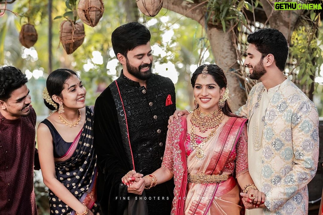 Swasika Instagram - Happy married life my dear Couple❤️ @premjacob06 @swasikavj 📷 @abi_fine_shooters