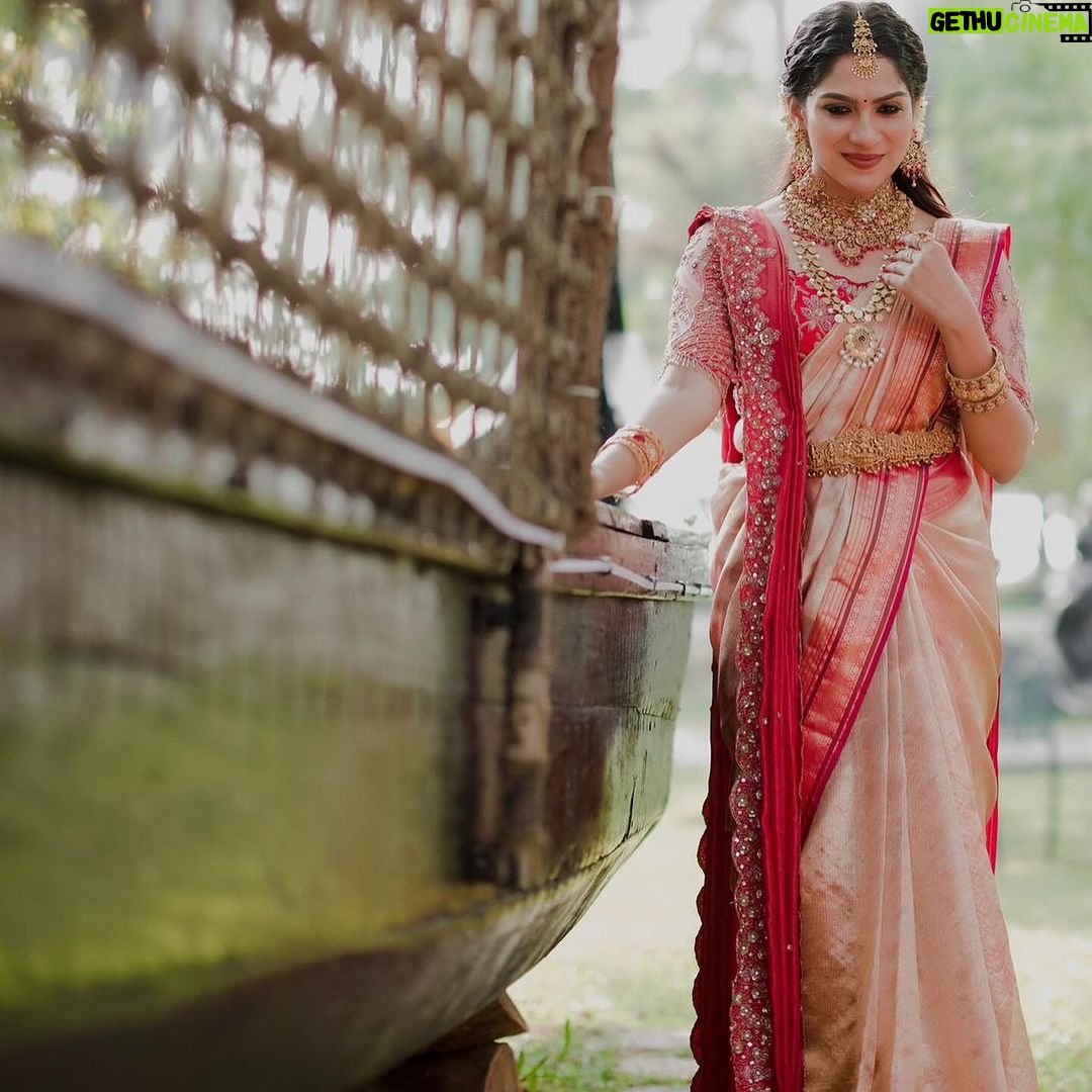 Swasika Instagram - @swasikavj❤️🔥 An outstanding wedding look specially designed for our gorgeous lady @swasikavj on her wedding day. A stunning saree design from @kanchivaram.in and @jazaashdesignstudio did the blouse works by matching with the saree with instructions by the stylist @abilashchickumakeupartist by putting all his efforts to bring out the details in it along with a hand embellished dupatta design to enhance her look in this saree in a traditional kerala style. A big salute to @abilashchickumakeupartist for all your efforts and the lovely styling. Jewellery @ttdevassy Photography @weddingbellsphotography ing #jazaash #2024designs #jazaashoutfits #celebritybride #swasika #sareefashion #keralastyle #bridesofjazaash #traditional #indiancouture #loveislove #love #instagram #fashion #fashiondesigner #handmade #dupattaveil #instagood #instadaily #indiancraftsmanship #instafashion #instafamily #keralawedding #bridesofindia #bridesofkerala.