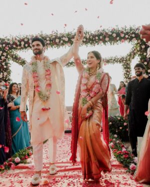 Swasika Instagram - PREM&SWASIKA

 Rhythms_of_Romance❤️❤️

Photography: @weddingbellsphotography 
Shot on : @canonindia_official (R5)
Mua for Swasika : @abilashchickumakeupartist
Mua for Prem : @makeoverbykichu 
Styling for swasika: @abilashchickumakeupartist 
Styling for prem: @amal_gop 
Special thanks : @nithinsuresh_su 
Blouse and dupatta : @jazaashdesignstudio 
Saree : @kanchivaram.in 
Prem’s dress : @men_in_q_wedding 
Ornaments: @ttdevassy 
Garland: @blackgold_designingstudio 
Events. @oyster_events_ 

#swasikavj #swasika #premjacob #wedding #ps4ever #swasamay #vibewithcanon