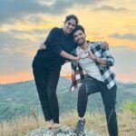 Swasika Instagram - Good Morning ❤️😁🥰🥰 Thanks @bullhorn_resorts for this #morning #sunrise #vagamon #sunset #nature #view #teaplantation #hillstation #kerala #naturelovers #naturephotography #naturalbeauty #bullhorn #teatime #tea #chaya 📷 @nvm___official Vagamon Hills