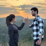 Swasika Instagram – Good Morning ❤️😁🥰🥰

Thanks @bullhorn_resorts for this

#morning #sunrise #vagamon #sunset #nature #view #teaplantation #hillstation #kerala #naturelovers #naturephotography #naturalbeauty #bullhorn #teatime #tea #chaya

📷 @nvm___official Vagamon Hills