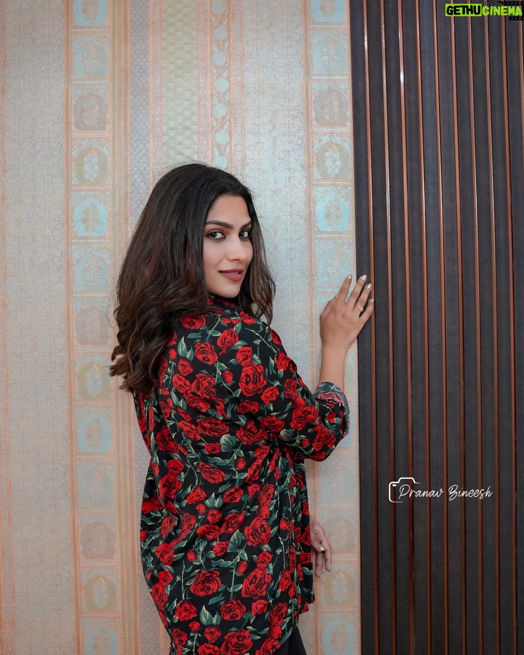 Swasika Instagram - @swasikavj . . . . #swasika #swasikavj
