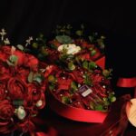Swasika Instagram - പ്രേമിനുവേണ്ടി customise ചെയ്ത valentines gift ആണിത്. അത് വളരെ cute & secure ആയി,ഭംഗിയായി ചെയ്തു തന്നതിന് വളരെ നന്ദി. Thank you @yazmin_vk Unboxing video varunudeeeee😀 @yazmin_vk