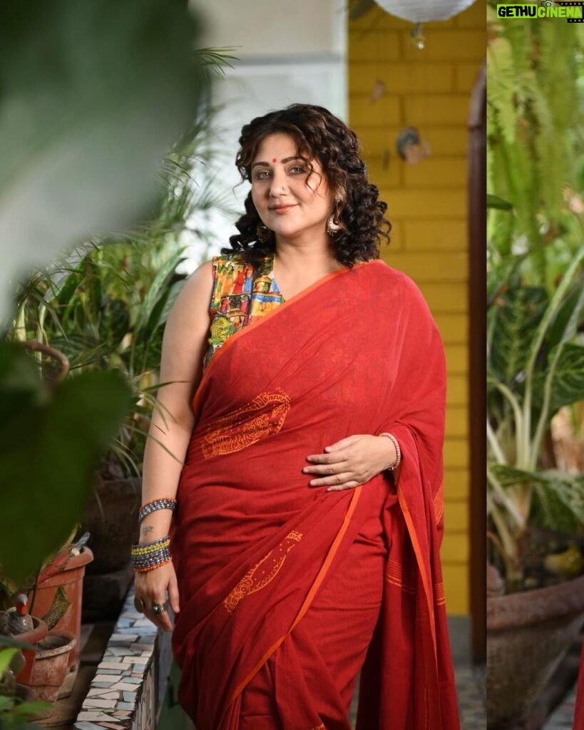 Swastika Mukherjee Instagram - We all wear sarees. I love wearing them everyday. This spring buy this INDIE collection from ANJALI Be a part of this cause. These saris have been hand block printed by resident artists - people with psychosocial disabilities living in government mental institutions. @anjali_mentalhealth is an organisation that works towards the recovery of people with psychosocial disabilities. It is a feminist intersectional organisation working towards securing positive mental health for all. Thank you @ratnaboli @piya_chakraborty @biswaskathakali for having me on board. Presenting the second in their series, LAAL BAAGH 🐯 🔹For details contact 🔺Rakhi +91 8276-805012 MUA: @prosenjit4867 Hairstylist: @mallicknita.bigbi Styling: Swastika Mukherjee Photographer: @sarkardebarshi19 Blouse: @vermilion.getdressed #womensday #womensupportingwomen #womeninbusiness #womenfashion #womensday2024 Kolkata