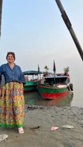 Swastika Mukherjee Instagram - Hello Dhaka ❤️ See you tomorrow 24th Jan, 2024 at NATIONAL MUSEUM DHAKA, Shahbagh. We will watch BIJOYAR PORE together at the Dhaka International Film Festival. . Thank you @vermilion.getdressed for this super quirky skirt 💃🏽💕 Mawa Padma River Side