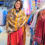 Swastika Mukherjee Instagram - ভারমিলিয়ন এর আঙিনায় প্রিয় মানুষের আগমণ ❤️😘😍 অসাধারণ কিছু মুহুর্ত আর অনেক আড্ডায় মুখরিত ছিল সেদিনের সন্ধ্যাটা। অনেক অনেক ভালোবাসা রইলো প্রিয় মিনু, প্রিয় মানুষ। ❤️ . . ভারমিলিয়ন ধানমন্ডি ব্রাঞ্চ সপ্তক স্কয়ার, দোকানঃ ১৪ ফ্লোর-২, লেভেল -৩, ২৭ সপ্তক স্কয়ার, ধানমন্ডি ২৭, ঢাকা৷ ফোন : ০১৭৪৮৩৪৫০৬৬ Vermilion : ভারমিলিয়ন
