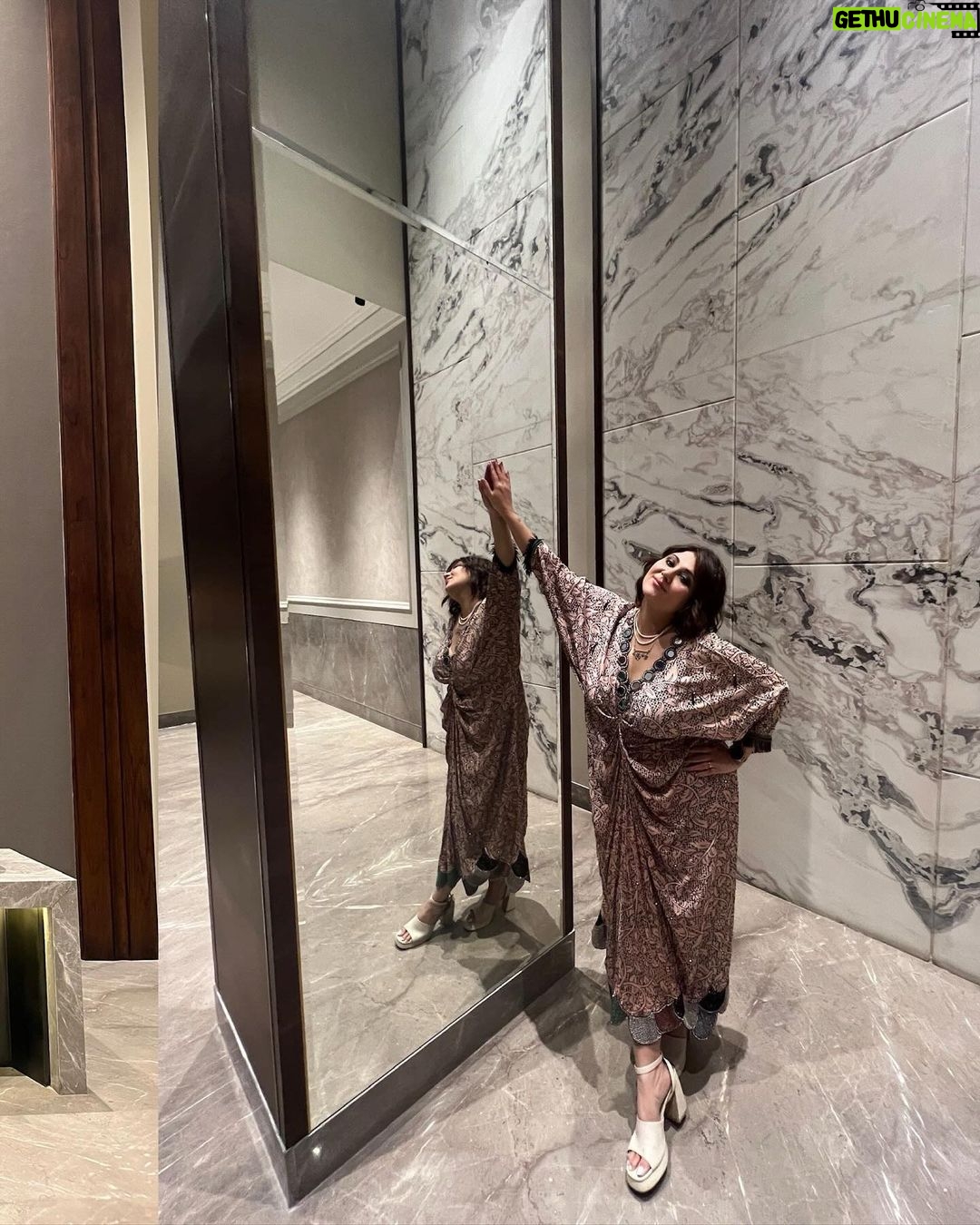 Swastika Mukherjee Instagram - Oh Darling πΈπΈ See you soon my beautiful girl @anwesha24 π . Outfit - @nupurkanoiofficial