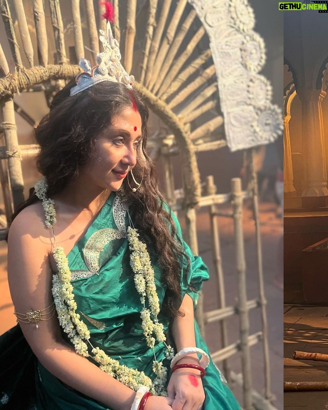 Swastika Mukherjee Instagram - BIJOYAR PORE running in THEATRES! Book your tickets and watch it if you haven’t already. Thank you @designsbymitanghosh for this gorgeous Banarasi 🌸 Styled by @rabhisek Mua : @prosenjit4867 Hair : @mallicknita.bigbi #bijoyarpore #cinema #films2024 Kolkata