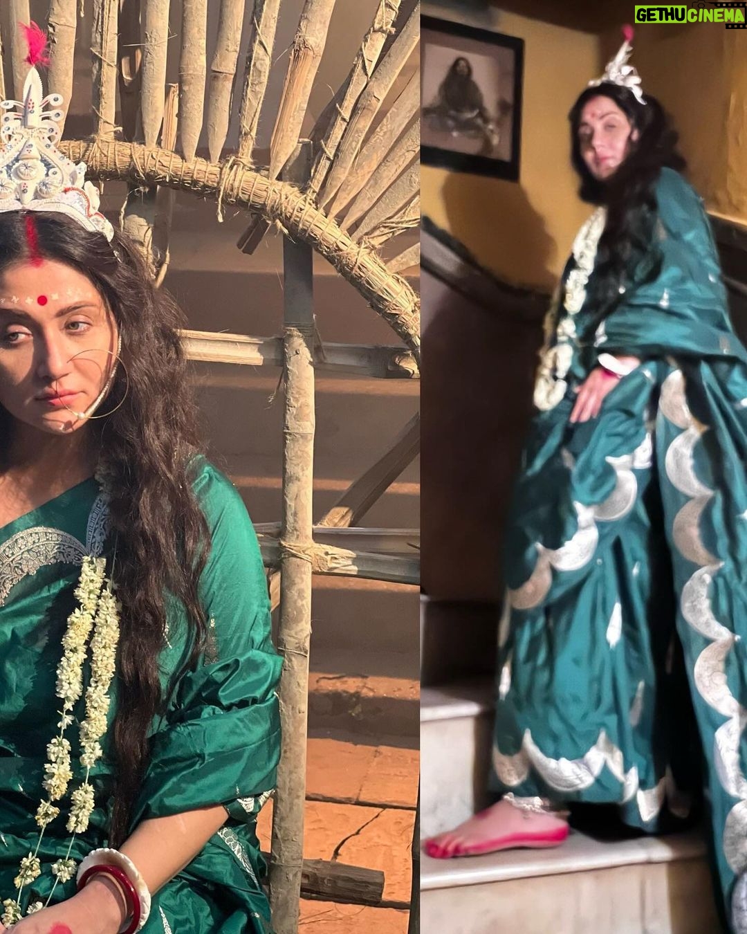 Swastika Mukherjee Instagram - BIJOYAR PORE running in THEATRES! Book your tickets and watch it if you haven’t already. Thank you @designsbymitanghosh for this gorgeous Banarasi 🌸 Styled by @rabhisek Mua : @prosenjit4867 Hair : @mallicknita.bigbi #bijoyarpore #cinema #films2024 Kolkata