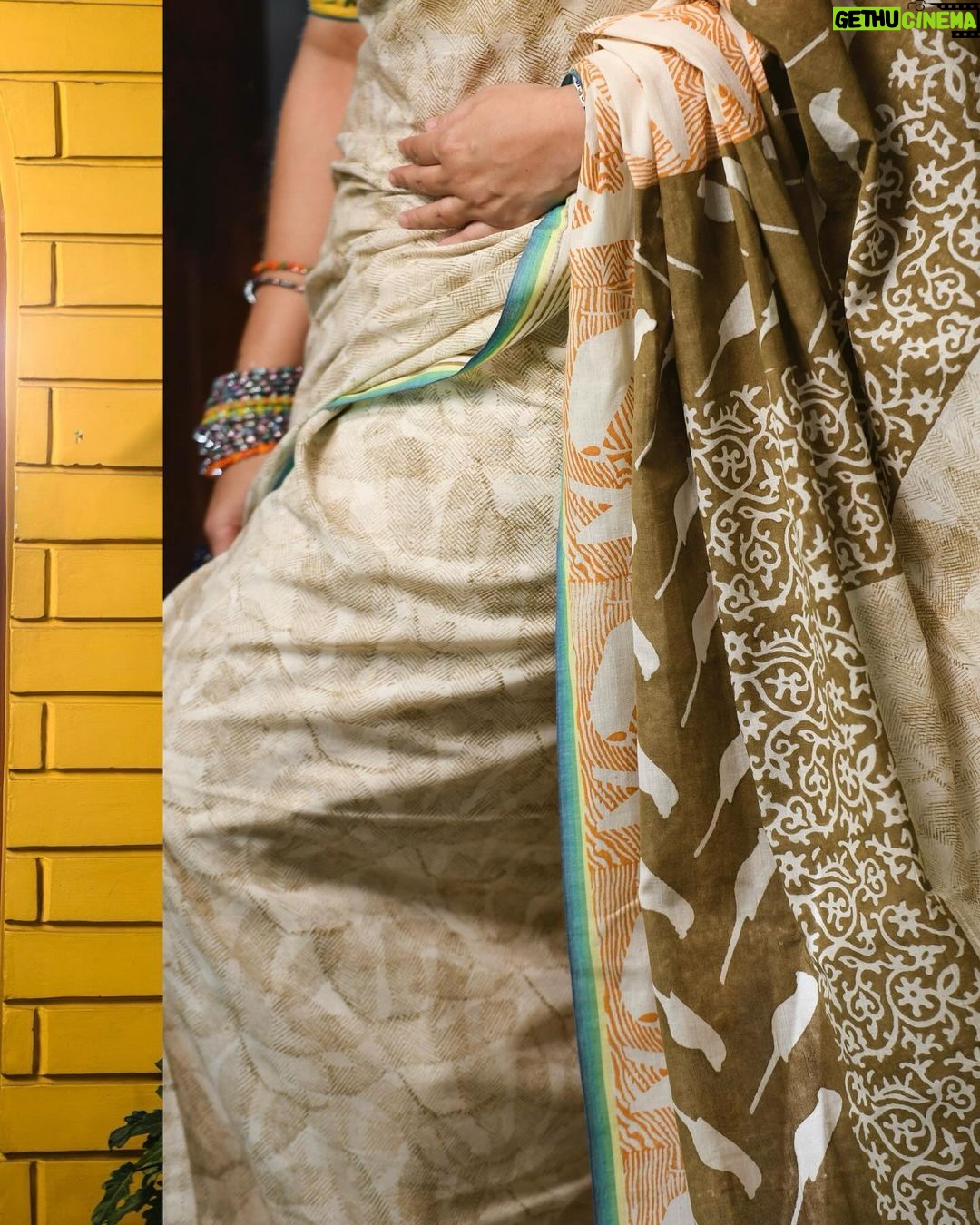 Swastika Mukherjee Instagram - This spring buy the INDIE collection from ANJALI Be a part of this cause. These saris have been hand block printed by resident artists - people with psychosocial disabilities living in government mental institutions. @anjali_mentalhealth is an organisation that works towards the recovery of people with psychosocial disabilities. It is a feminist intersectional organisation working towards securing positive mental health for all. Thank you @ratnaboli @piya_chakraborty @biswaskathakali for having me on board. Presenting the third in their series, TIYA PAKHI 🦜 🔹For details contact 🔺Rakhi +91 8276-805012 MUA: @prosenjit4867 Hairstylist: @mallicknita.bigbi Styling: Swastika Mukherjee Photographer: @sarkardebarshi19 Blouse: @parama_g #womensday #womensupportingwomen #womeninbusiness #womenfashion #womensday2024 Kolkata