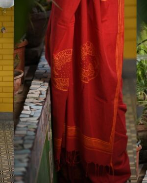 Swastika Mukherjee Instagram - We all wear sarees. I love wearing them everyday. This spring buy this INDIE collection from ANJALI
Be a part of this cause. These saris have been hand block printed by resident artists - people with psychosocial disabilities living in government mental institutions. 

@anjali_mentalhealth is an organisation that works towards the recovery of people with psychosocial disabilities. 
It is a feminist intersectional organisation working towards securing positive mental health for all. 
Thank you @ratnaboli @piya_chakraborty @biswaskathakali for having me on board. 

Presenting the second in their series, LAAL  BAAGH 🐯 
🔹For details contact 
🔺Rakhi +91 8276-805012

MUA: @prosenjit4867 
Hairstylist: @mallicknita.bigbi 
Styling: Swastika Mukherjee 
Photographer: @sarkardebarshi19 
Blouse: @vermilion.getdressed 

#womensday #womensupportingwomen #womeninbusiness #womenfashion #womensday2024