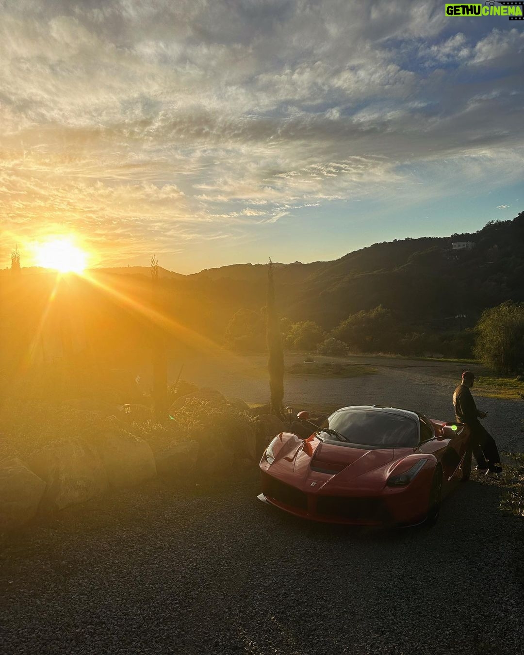 Swizz Beatz Instagram - Day at the farm with my Big Guy ๐๐ฝhaving Big 2024 and beyond talks๐ค๐พ and yes we had a horse at the farm ๐
๐จ Spending time with ones you love and just having real convo is the biggest Flex in 2024 so far ๐๐ฝ blessings