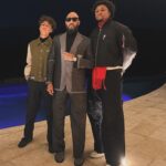 Swizz Beatz Instagram - Happy New Years to you and yours 🎉🎉🎉🎉 Simple family love time and good vibrations 🤌🏾Less noise is more satisfaction 🤍🤍🤍 Focused more that ever what’s your Big plans ???? Love the Deans 🎉🎉🎉🎉
