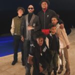 Swizz Beatz Instagram - Happy New Years to you and yours 🎉🎉🎉🎉 Simple family love time and good vibrations 🤌🏾Less noise is more satisfaction 🤍🤍🤍 Focused more that ever what’s your Big plans ???? Love the Deans 🎉🎉🎉🎉