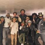 Swizz Beatz Instagram - Happy New Years to you and yours 🎉🎉🎉🎉 Simple family love time and good vibrations 🤌🏾Less noise is more satisfaction 🤍🤍🤍 Focused more that ever what’s your Big plans ???? Love the Deans 🎉🎉🎉🎉