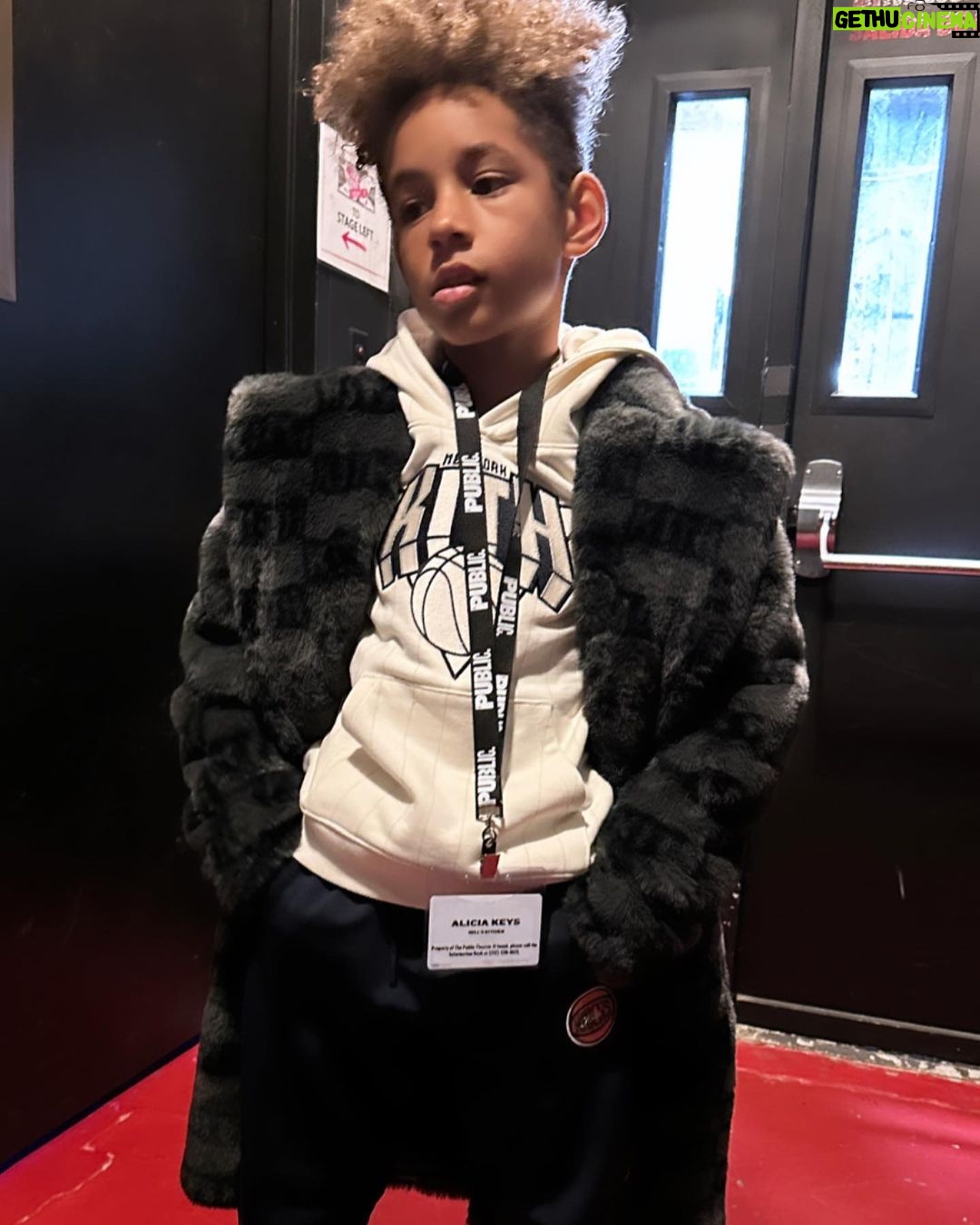 Swizz Beatz Instagram - The other side to Gen is Zen π€πΎ Happy Birthday Gan 9yrs of greatness with pure love π€π€πππππ We love you Bearπ§Έπ§Έπ§Έ