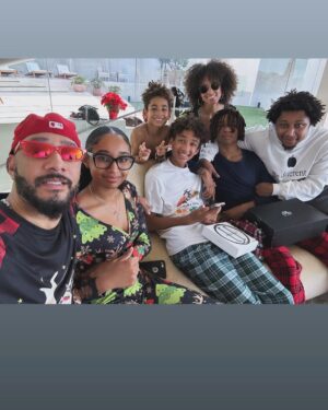 Swizz Beatz Instagram - BIG LOVE FROM THEM DEANS🥳🥳🥳🥳🥳🥳🥳🥳🥳🥳🥳🥳🥳🥳🥳🥳🥳🥳🥳🥳🥳🥳🥳🥳🥳🥳