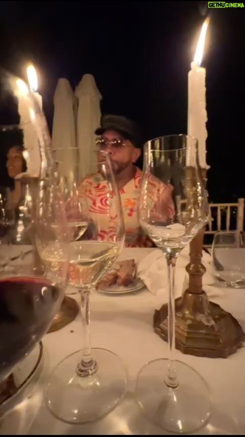 Swizz Beatz Instagram - One of the highlights from my Bday event in Cognac was my two brothers @timbaland & @pharrell giving each other flowers ππ½ππ½ π₯ @__bu This is a true Hip Hop 50th moment β‘οΈβ‘οΈβ‘οΈβ‘οΈ Blessings