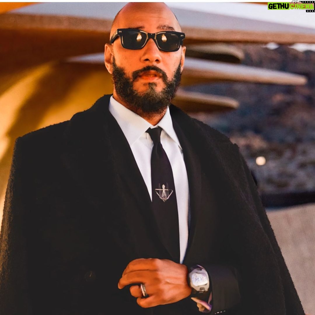 Swizz Beatz Instagram - I am the curator for the good vibrations and Zone Link in Bio @harpersbazaarus @applemusic 🚨🚨🚨🚨🚨🚨🚨🚨🚨🚨🚨🚨🚨 Zazazaaaaaaaa…..