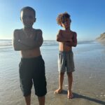 Swizz Beatz Instagram - Happy international Sons Day🤍🤍🤍 Blessings to all the future Kings 🙏🏽 These are my best friends🤍🤍🤍 love you guys so much ….. #happyinternationalsonsday 🤍🤍🤍🤍 Them Deans #Drive
