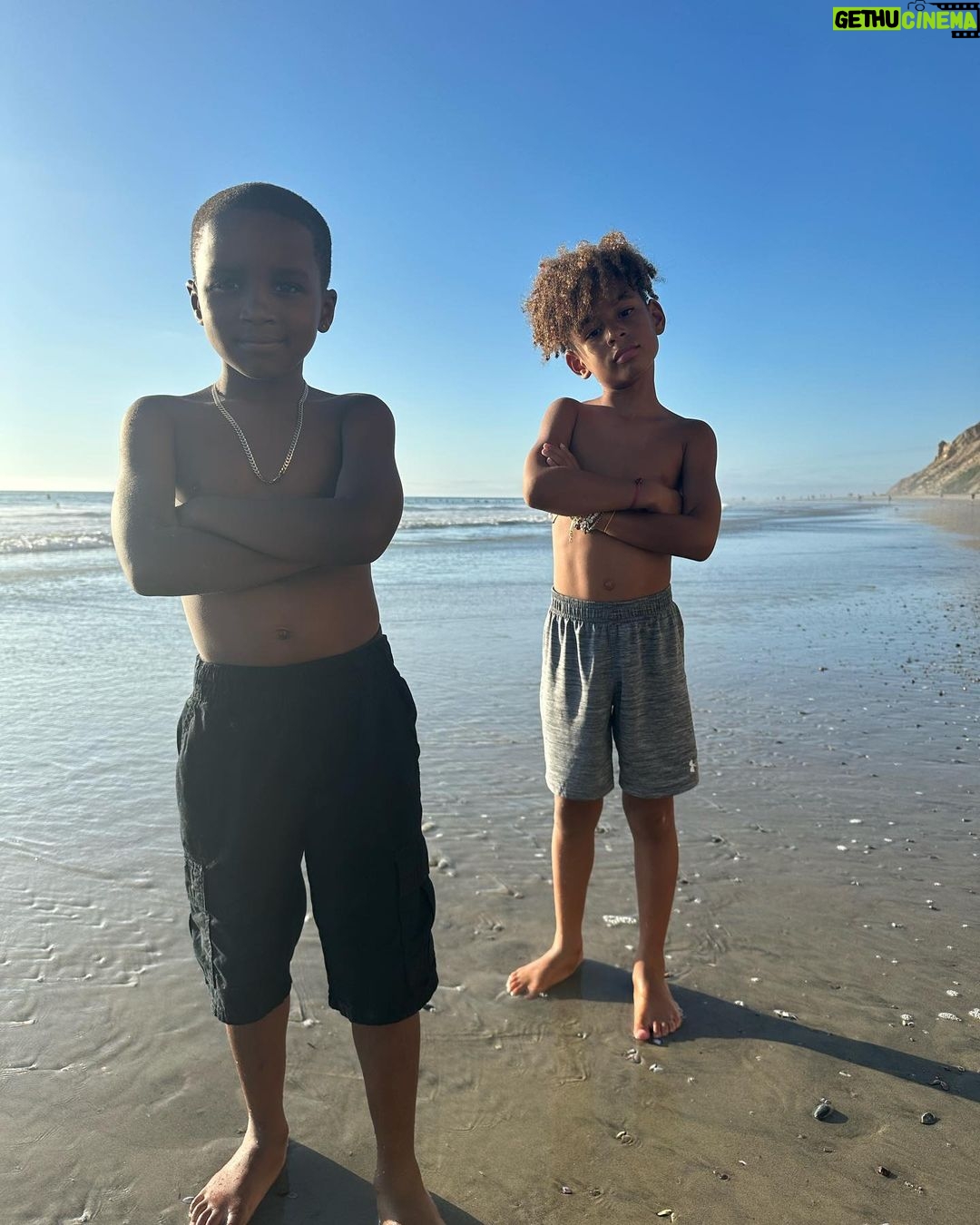 Swizz Beatz Instagram - Happy international Sons Dayπ€π€π€ Blessings to all the future Kings ππ½ These are my best friendsπ€π€π€ love you guys so much β¦.. #happyinternationalsonsday π€π€π€π€ Them Deans #Drive