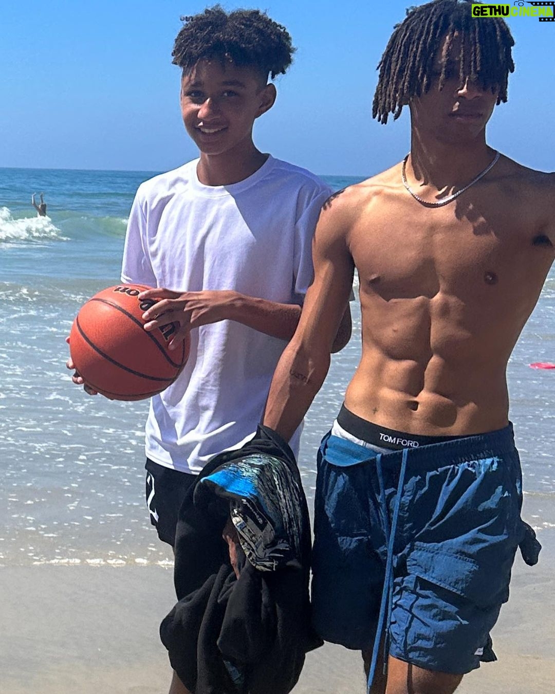 Swizz Beatz Instagram - Happy international Sons Dayπ€π€π€ Blessings to all the future Kings ππ½ These are my best friendsπ€π€π€ love you guys so much β¦.. #happyinternationalsonsday π€π€π€π€ Them Deans #Drive