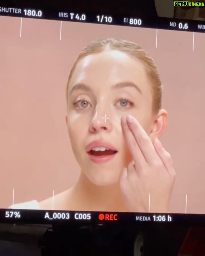 Sydney Sweeney Instagram - (skin) rebound goals π the newest beauty sleep essential from @laneige_us Bouncy & Firm Sleeping Mask with collagen and peptide, helps my skin bounce back from every expression on-set π Launching soon! #Laneige #BouncyandFirm #Laneige_Partner