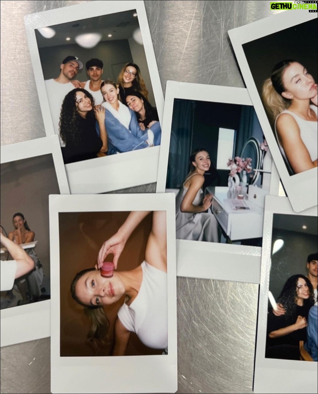 Sydney Sweeney Instagram - (skin) rebound goals π the newest beauty sleep essential from @laneige_us Bouncy & Firm Sleeping Mask with collagen and peptide, helps my skin bounce back from every expression on-set π Launching soon! #Laneige #BouncyandFirm #Laneige_Partner