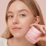 Sydney Sweeney Instagram - (skin) rebound goals 💖 the newest beauty sleep essential from @laneige_us Bouncy & Firm Sleeping Mask with collagen and peptide, helps my skin bounce back from every expression on-set 😉 Launching soon! #Laneige #BouncyandFirm #Laneige_Partner