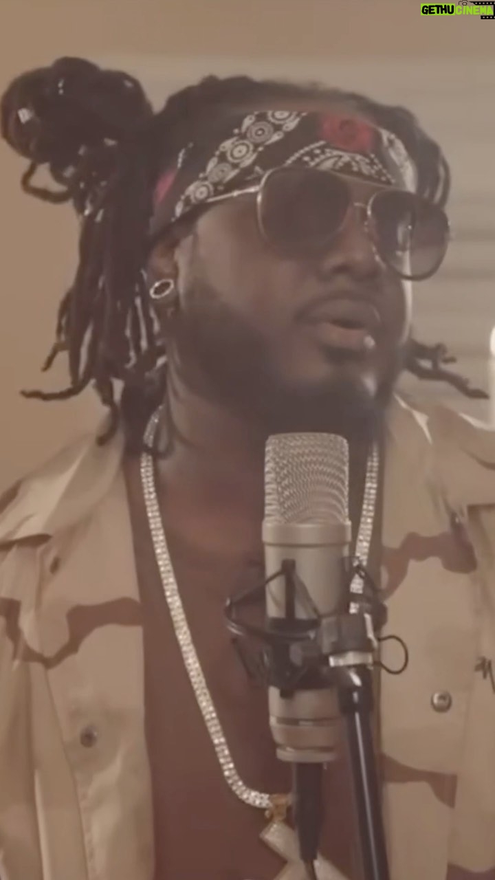 T-Pain - 528.8K Likes - I could’ve SWORN the mic was on when I did this but you tell me 🤷🏿♂️
#ontopofthecovers
***from 2017