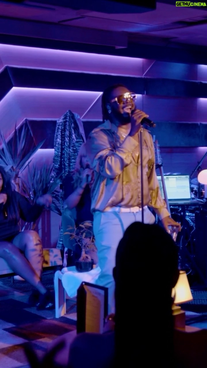 T-Pain - 1 Million Likes - Snap ya fingers, do ya step… MIDNIGHT
#ontopofthecovers