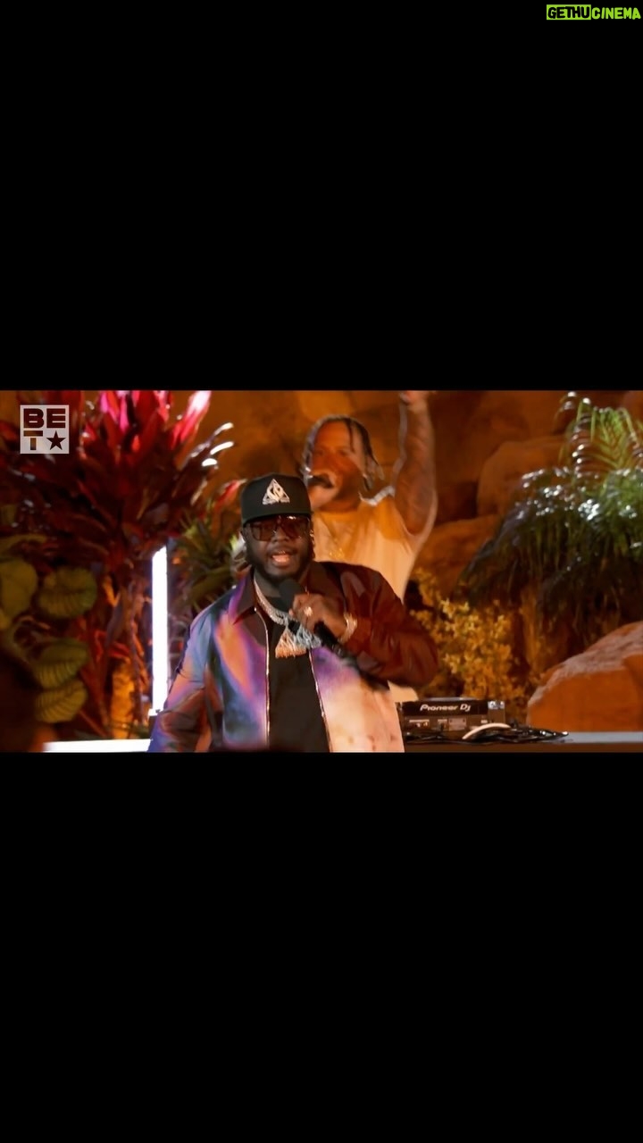 T-Pain Instagram - It was a pleasure to perform with my brotha @tpain on the @bet @soultrain happy for u bro 🐐🐐🐐🐐 Living Legend and more to come #djmontay #tpain PT 1