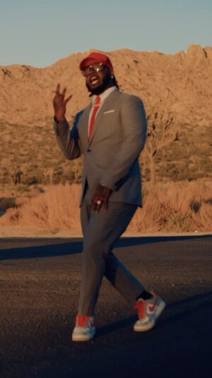T-Pain Instagram - Wanna give @aj_mclean another shout out for making the cameo in my new video 🔥 We gotta make this a thing from now on 😂😂

#thatshowweballin
