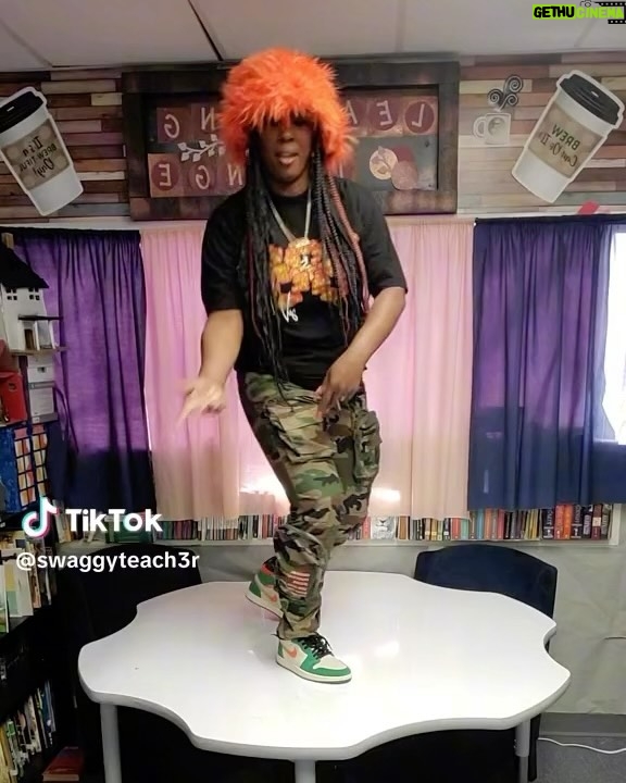 T-Pain Instagram - But the question is, who is gonna do it best? 😂😂 #HitThePeeWee