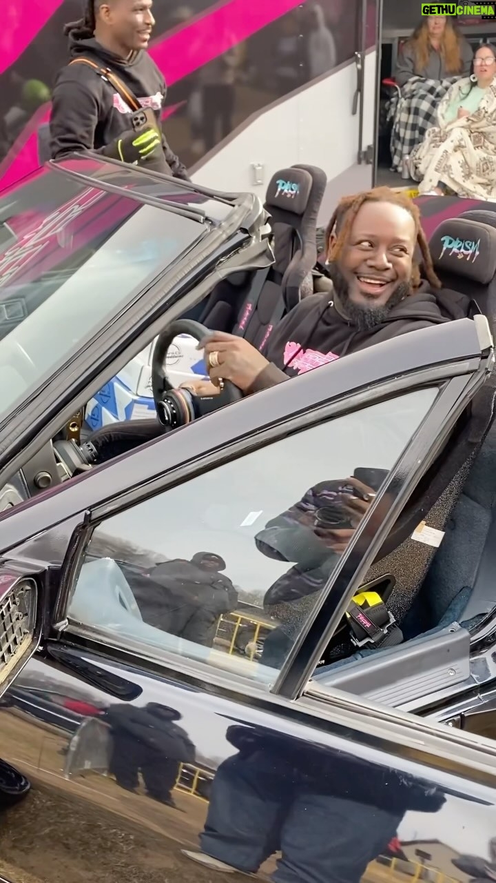 T-Pain - 29.6K Likes - THE RX7 MADE IT IN TIME FOR THE EVENT 🔥🔥🔥 This is the same one from Baby Got Brap 💥
Shout out to @suppymk4 @haltechecu and @texasspeed for making this real. YT Videos coming soon!
#driftsymphony #nappyboyauto