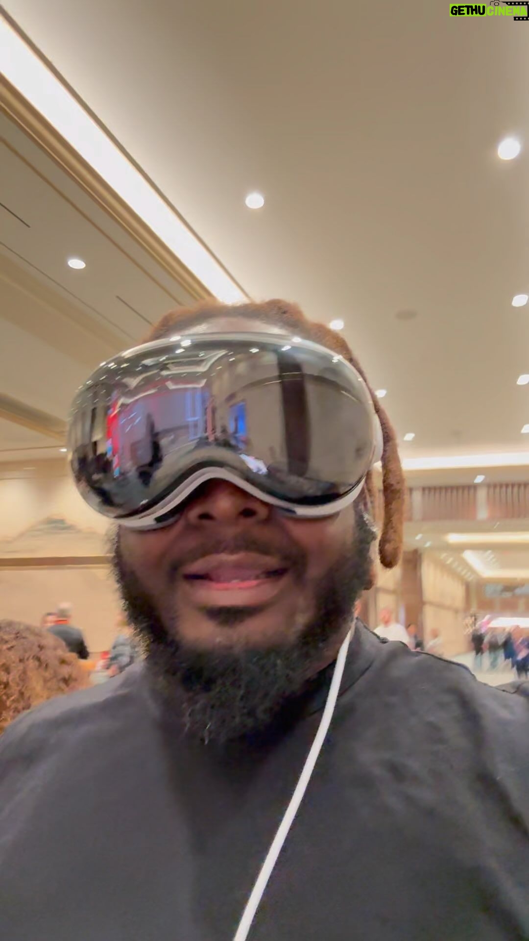 T-Pain - 101.7K Likes - I’m not a part of this weak ass reality anymore. This how I’m showin up everywhere so just don’t even say anything about it when I come in the room. ITS OVER!!