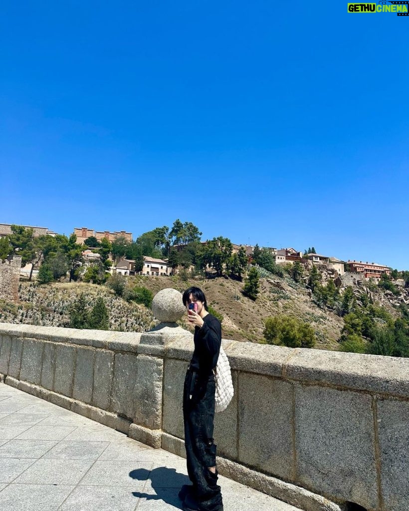 Taemin Instagram - 🚶🏻🚶🏻 Toledo, Spain