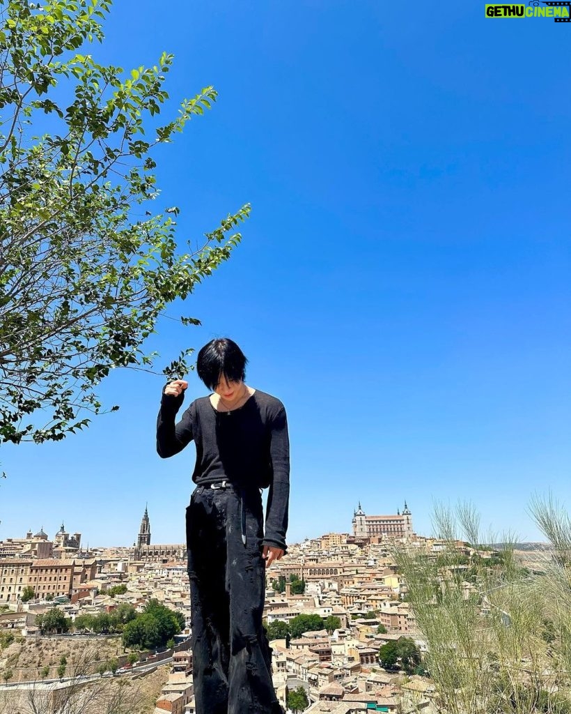 Taemin Instagram - 🚶🏻🚶🏻 Toledo, Spain