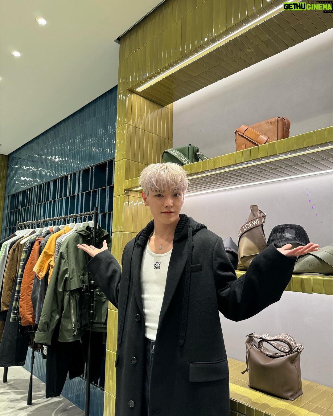 Taeyong Instagram - 노궁버 on @loewe #LOEWE #로에베 #LOEWESS24