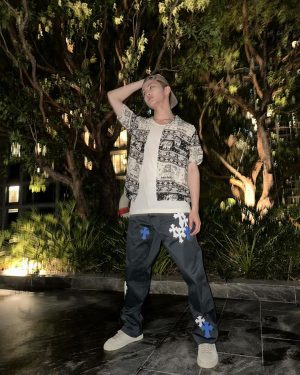 Taeyong Instagram - A chrome night in thailand 😆😁
