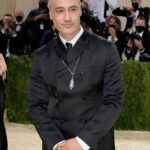 Taika Waititi Instagram - Memories of the last Met Gala which I'm only posting now because I want you to think I'm there tonight. I don't think I've ever felt more beautiful thanks to @prada and vintage @cartier diamonds and sapphires. I really was the ball of the belles. @voguemagazine @themetgalaofficial Stylez: @jeanneyangstyle Hair: @brentlawler Face: @kathyjeung Fotoz: @gettyimages #DadsAtMet