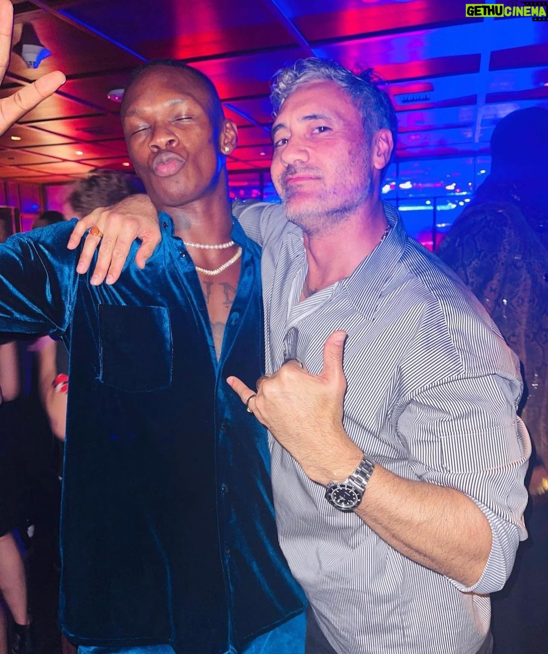 Taika Waititi Instagram - I'm not saying I'm your main inspiration but I like to think we both equally share in tonight's win. Equally. Congrats @stylebender and me! 🇳🇬🇳🇿