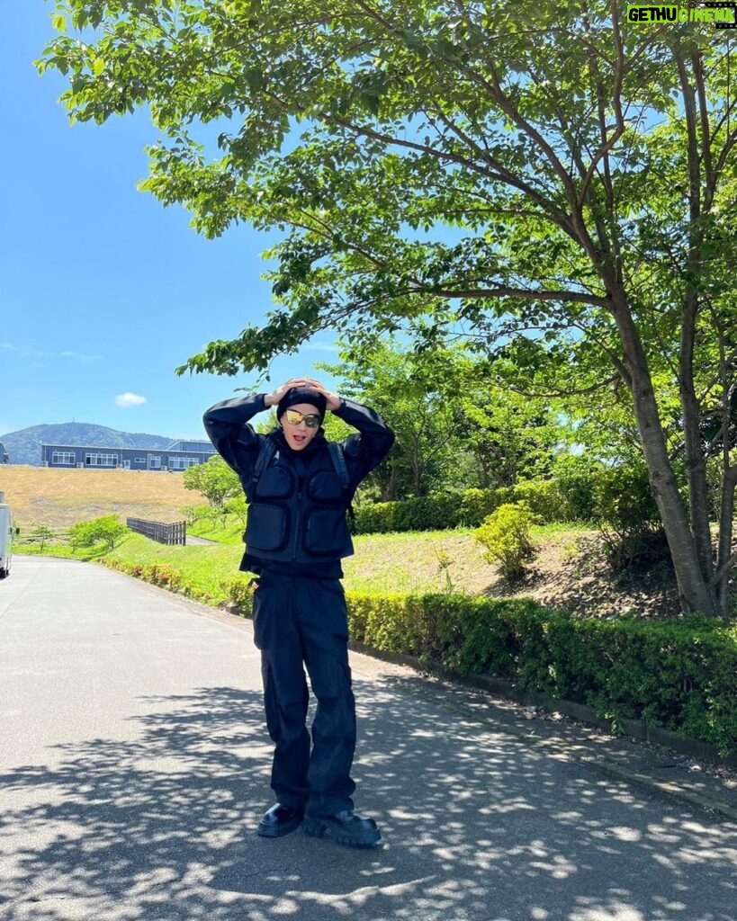 Takanori Iwata Instagram - MIE 2DAYS 🫶🏼💚 最高の盛り上がりありがとう！！ LIVE終わってもまだ外が明るいっていいね🌈✨ #STARS #3JSB #ツアーも折り返し