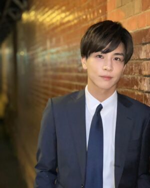 Takanori Iwata Instagram - SHINBASHI STYLE👔🍺

"あなたがしてくれなくても"
今夜第6話ぜひ

@anataga_drama