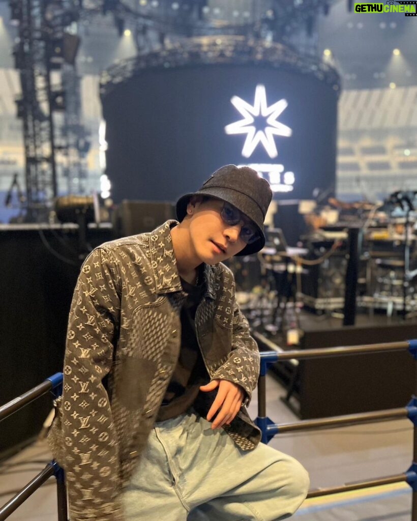 Takanori Iwata Instagram - Thank you for MATE🫶🏼✨🌹 #STARS #3JSB #3DAYSやり切った #🐘 横浜アリーナ (Yokohama Arena)