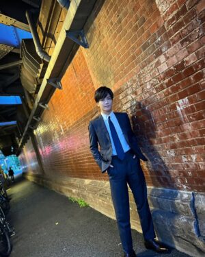 Takanori Iwata Instagram - SHINBASHI STYLE👔🍺

"あなたがしてくれなくても"
今夜第6話ぜひ

@anataga_drama