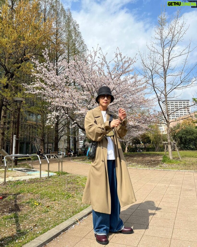 Takanori Iwata Instagram - 🌸🌸🌸 #LVxyayoikusama #たまにはスウェット以外で現場へ