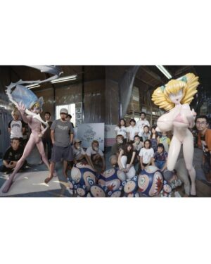 Takashi Murakami Instagram - In memory of Kishin Shinoyama sensei:
Mr. Kishin Shinoyama was a photographer who crafted the image of Japan, dashing through the country’s cultural genesis that occurred during its high growth period through the era of the so-called bubble economy.
I have had the privilege of being photographed by him several times, and he kindly contributed his work in an exhibition I have curated.
We shall see how much of Mr. Shinoyama's vast accomplishments will be historicized in the world of Japanese art. Sensei, please enjoy observing the development from where you are in the world beyond!
He was a tremendous commercial photographer who cut through the ages in Japan. 
I put my hands together in prayer. 🙏

追悼、篠山紀信先生
日本の高度成長期からバブル経済の文化創世記を駆け抜けて、日本のイメージを作ったカメラマンさんでした。
僕も何度か撮って頂き、また篠山先生のお仕事も僕がキュレーションした展覧会に出展頂きました。
篠山先生の残された膨大な功績が、日本の芸術の世界においてどれほど歴史化されるのか。どうか楽しみに、向こうの世界から観察しておいてください！
日本の時代を切り裂いた偉大なるコマーシャルカメラマンでした。合掌。🙏